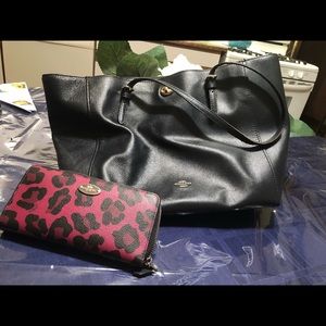 Michael Kohrs Black Tote bag and wallet